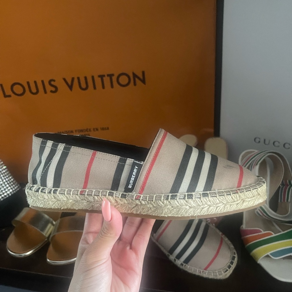 Burberry Classic espadrilles animated with Burberry Icon stripe size 5.5 - Picture 9 of 9